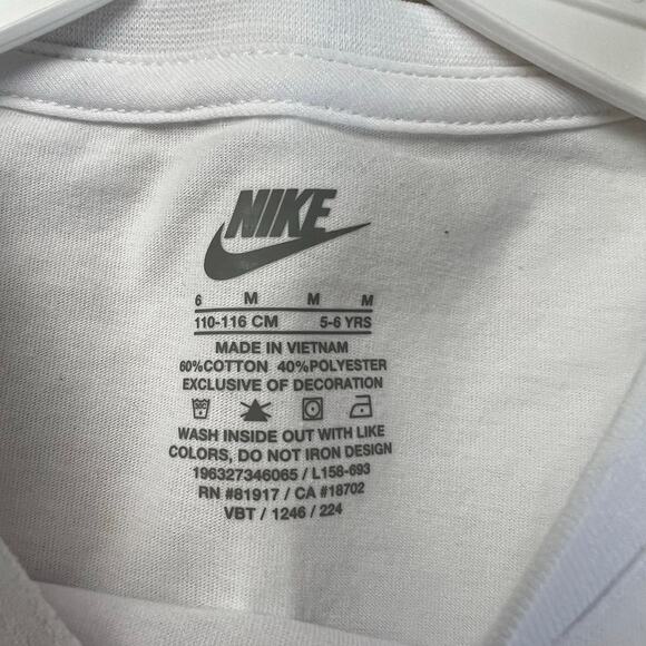 Nike T-shirt Shorts Outfit set Kids Size 6 Gray White Red Swoosh NWT - Picture 6 of 6